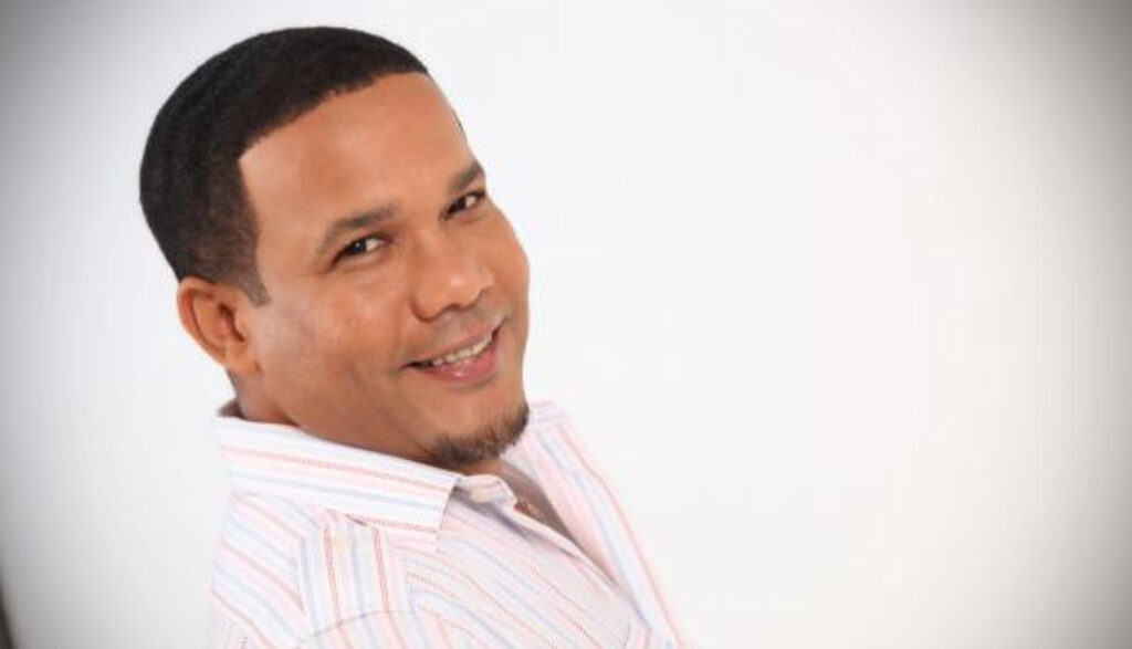 Héctor Acosta enfrenta rumores de deterioro vocal y anuncia nueva producción